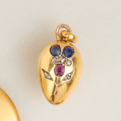 French Victorian Pense a Moi Egg Pendant